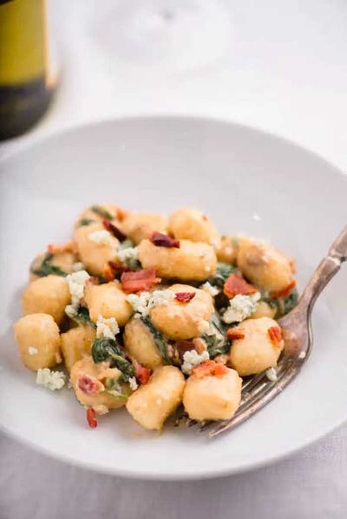 Gnocchi With Spinach, Bacon, and Blue Cheese