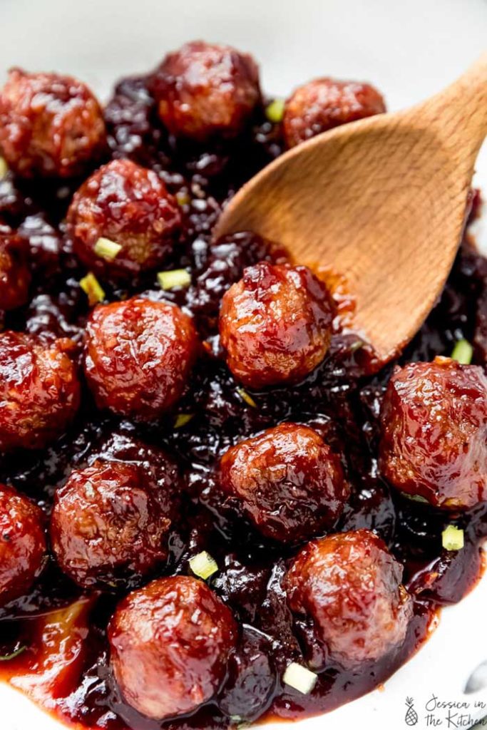 Vegan Cranberry Meatballs (Sweet & Tangy)