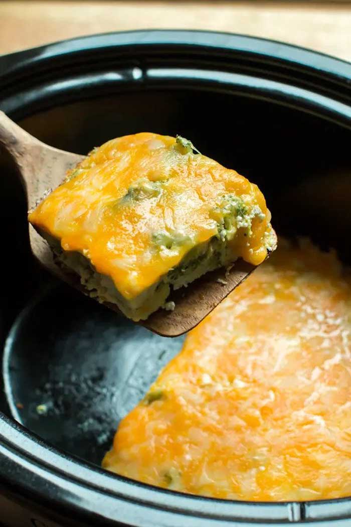 Slow Cooker Crustless Broccoli Cheese Quiche
