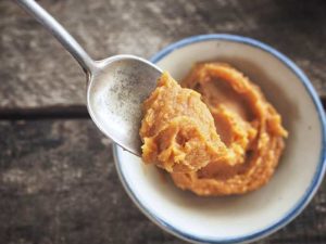 5 Best Gochujang Substitutes [Korean Chili Paste Alternatives] - TheEatDown