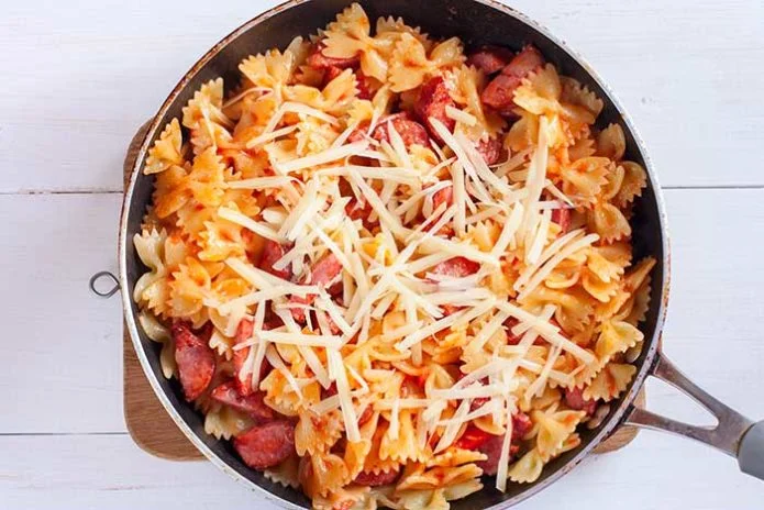 skillet sausage tomato sauce pasta
